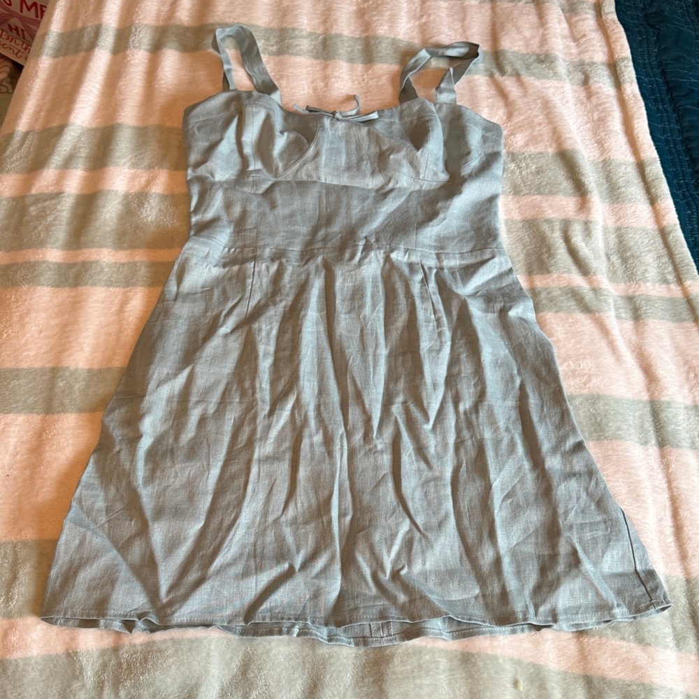 Reformation Linen Dress as seen on Taylor Swift - Picture 2 of 5